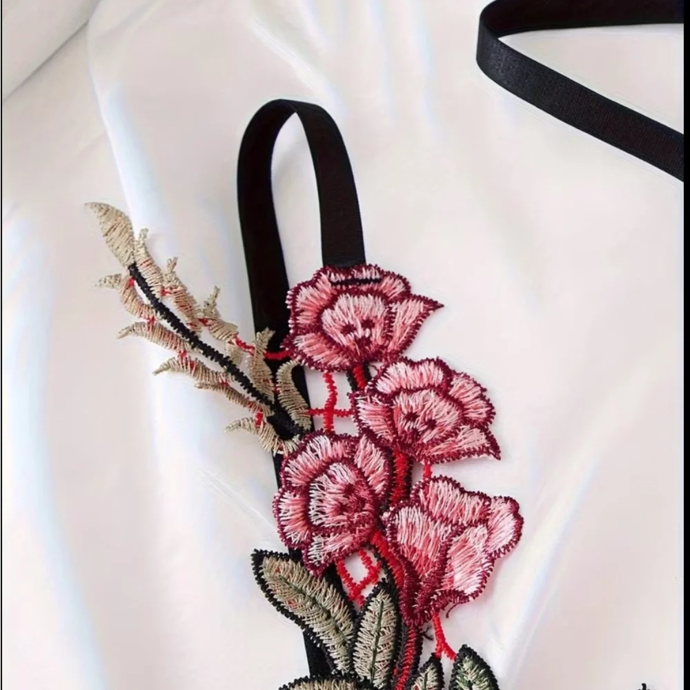 Embroidered Floral Bra Set - Black and Red - Picture 3 of 4